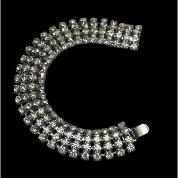 Elegant Silver Rhinestone Bracelet - Picture 6 of 9
